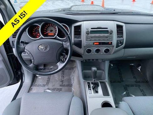 Used 2010 Toyota Tacoma PreRunner image 11
