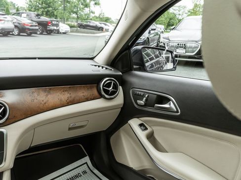 Used 2020 Mercedes-Benz GLA 250 4MATIC image 13