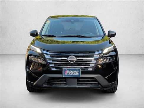 Used 2024 Nissan Rogue S AWD/4WD image 2