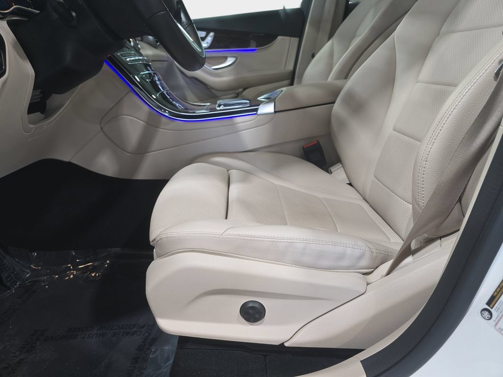 Used 2022 Mercedes-Benz GLC 300 image 26