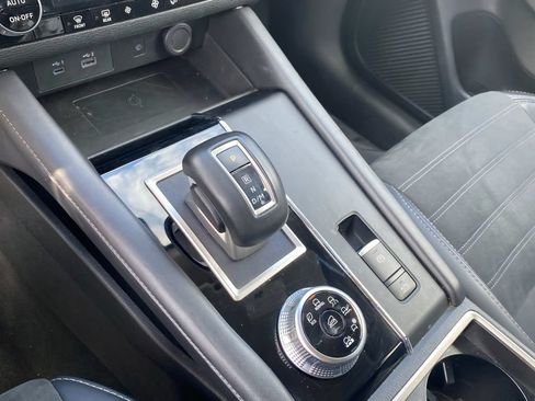 Used 2024 Mitsubishi Outlander SE AWD/4WD image 23