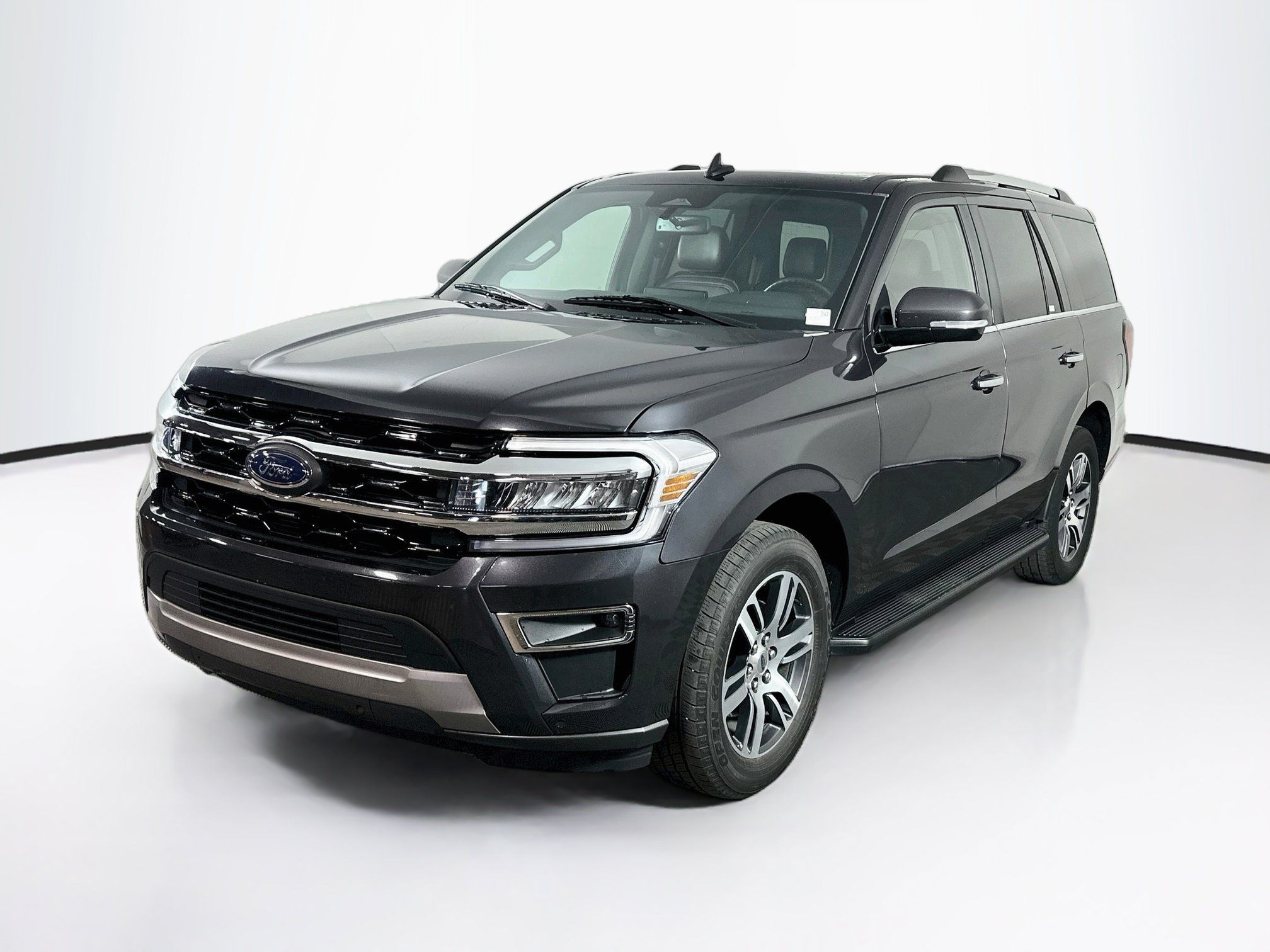 Used 2024 Ford Expedition Limited RWD image 3