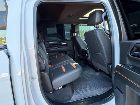 Used 2024 GMC Sierra 2500 AT4 w/ AT4 Premium Plus Package AWD/4WD image 13