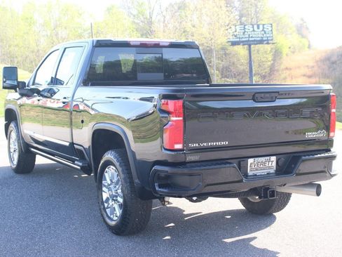 Used 2025 Chevrolet Silverado 2500 High Country w/ Technology Package AWD/4WD image 5