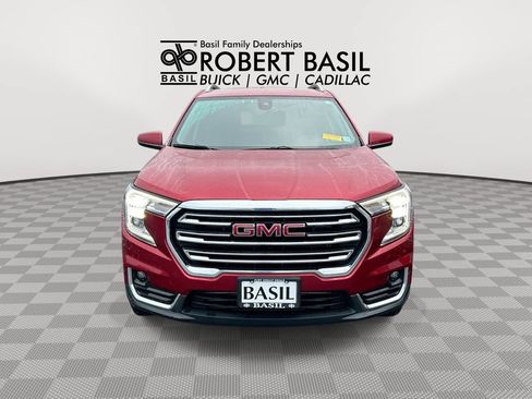Used 2024 GMC Terrain SLT w/ LPO, Floor Liner Package AWD/4WD image 3