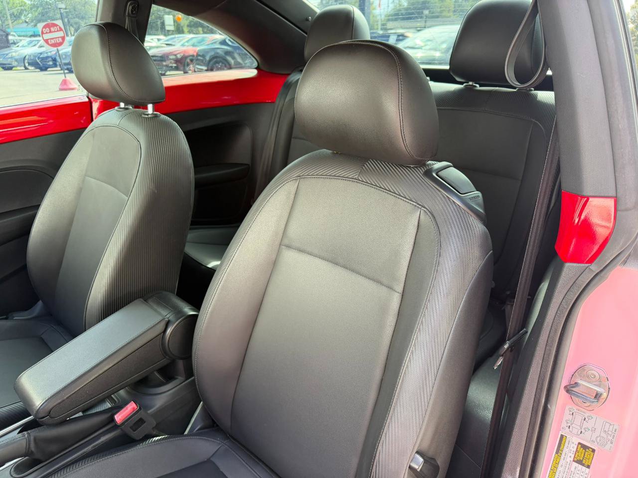 Used 2014 Volkswagen Beetle TDI FWD image 21