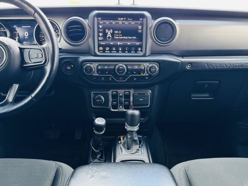 Used 2021 Jeep Wrangler Unlimited Sport AWD/4WD image 19