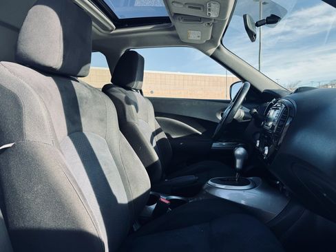 Used 2015 Nissan Juke SV w/ Cold Weather Package image 16