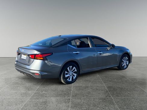 Used 2025 Nissan Altima 2.5 S image 5