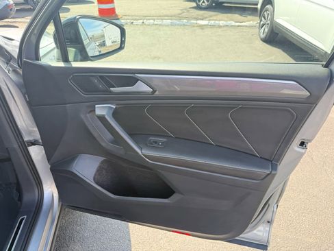 Certified 2024 Volkswagen Tiguan SE R-Line image 9