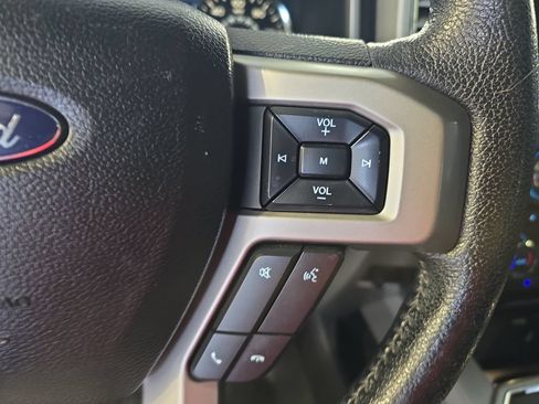Used 2015 Ford F150 Lariat RWD image 21
