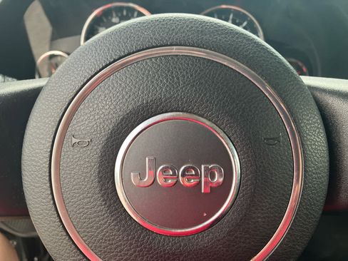 Used 2015 Jeep Wrangler Unlimited Sport w/ Connectivity Group AWD/4WD image 15
