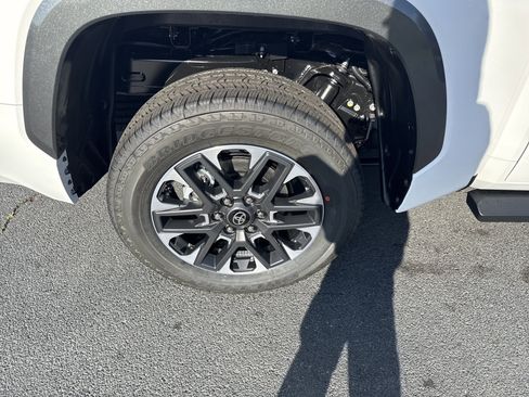 New 2026 Toyota Tundra Limited AWD/4WD image 11