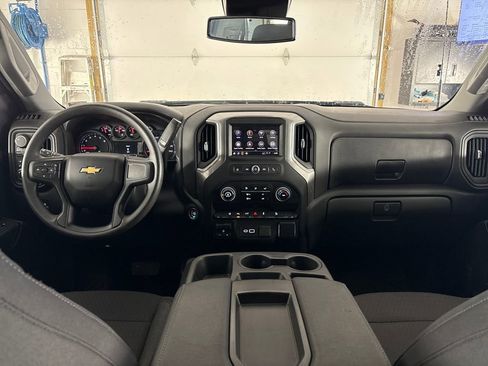 Used 2024 Chevrolet Silverado 2500 Custom w/ Custom Value Package image 18