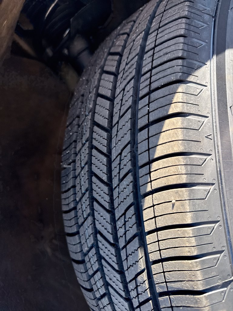 Used 2021 Chrysler Pacifica Touring-L FWD image 28