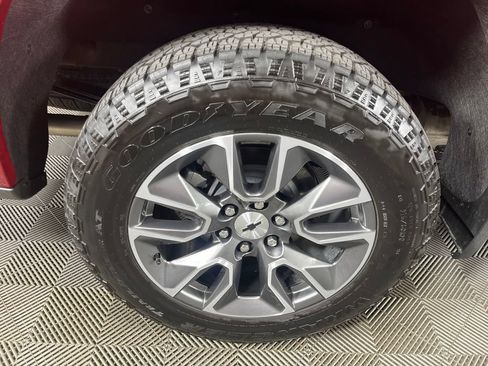 Used 2025 Chevrolet Silverado 1500 RST AWD/4WD image 17