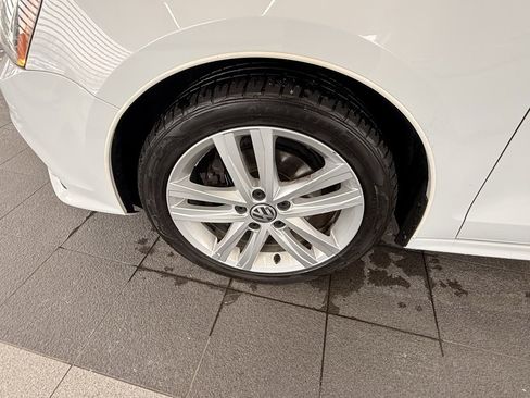 Used 2016 Volkswagen Jetta SEL Premium w/ Lighting Package image 40