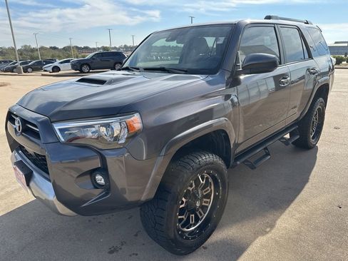 Used 2021 Toyota 4Runner TRD Off-Road image 3