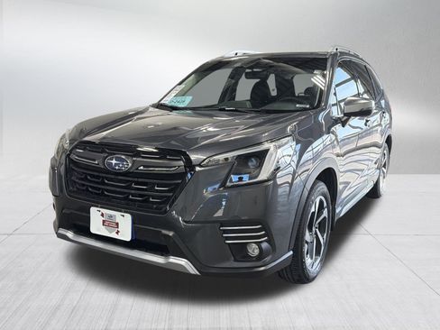 Used 2024 Subaru Forester Touring w/ Pop Package 2 image 3
