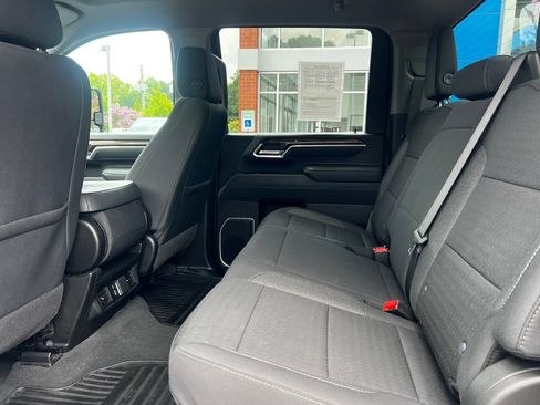 Used 2025 Chevrolet Silverado 2500 LT w/ Convenience Package AWD/4WD image 15