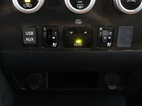 Used 2019 Toyota Sequoia Platinum image 22