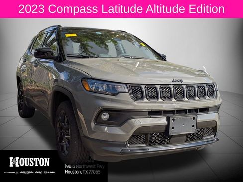 Used 2023 Jeep Compass Altitude w/ Convenience Group image 1