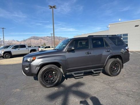 Used 2023 Toyota 4Runner TRD Off-Road Premium w/ Moonroof Package AWD/4WD image 11
