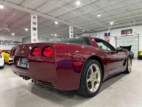 Used 2003 Chevrolet Corvette Coupe w/ Preferred Equipment Group RWD image 3