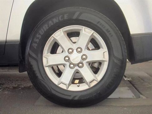 Used 2014 GMC Acadia SLE FWD image 12