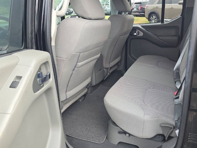 Used 2020 Nissan Frontier SV w/ Midnight Edition Floor Mats RWD image 10