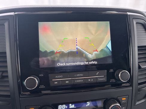 Used 2024 Nissan Titan SV w/ SV Convenience Package image 19