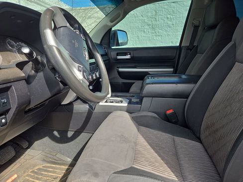 Used 2014 Toyota Tundra SR5 w/ SR5 Upgrade Package image 10