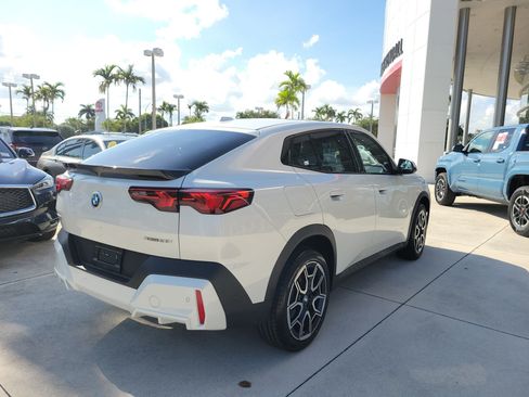 Used 2026 BMW X2 xDrive28i AWD/4WD image 7