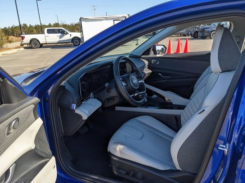 Used 2024 Hyundai Elantra Limited image 40