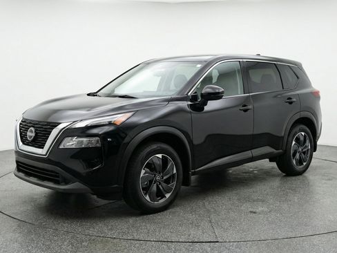 Used 2025 Nissan Rogue SV image 3