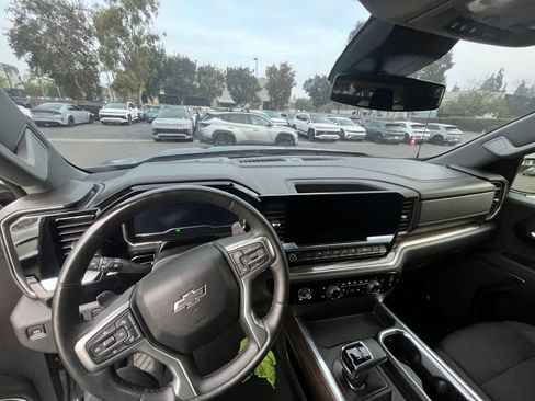 Used 2023 Chevrolet Silverado 1500 RST image 7