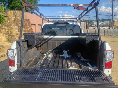 Used 2018 Nissan Titan S w/ S Utility Package RWD image 12