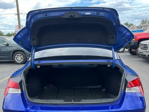Used 2023 Hyundai Elantra SE FWD image 21