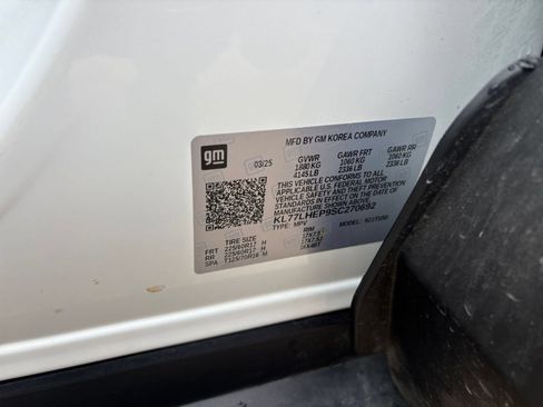 Used 2025 Chevrolet Trax LT w/ LT Convenience Package FWD image 27