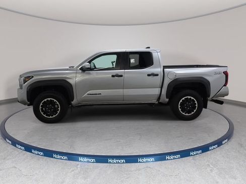 Certified 2024 Toyota Tacoma TRD Off-Road w/ TRD Off Road Upgrade Package AWD/4WD image 9