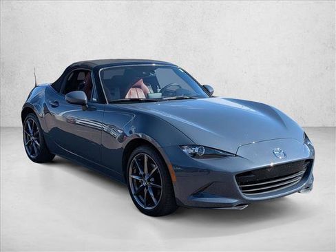 Used 2020 MAZDA MX-5 Miata Grand Touring image 3