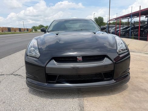 Used 2010 Nissan GT-R Premium AWD/4WD image 4