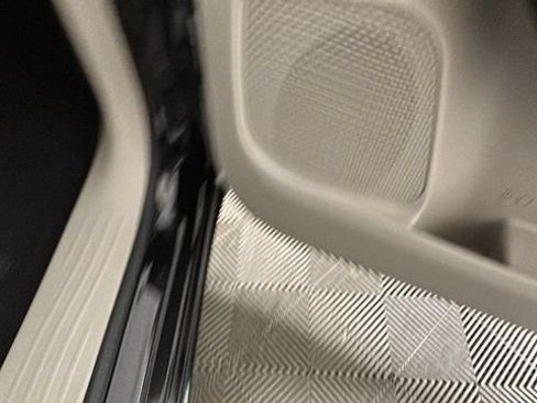 Used 2024 Chrysler Voyager LX FWD image 31