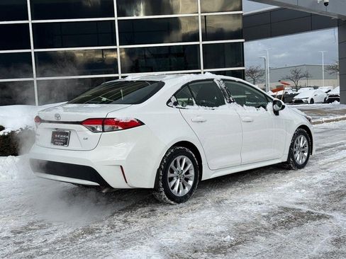 Used 2022 Toyota Corolla LE w/ LE Convenience Package image 3