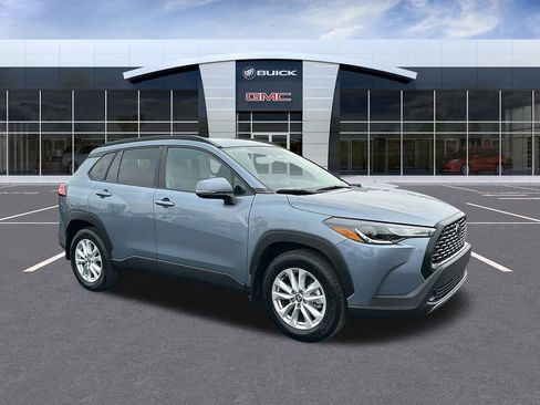 Used 2024 Toyota Corolla Cross LE image 7