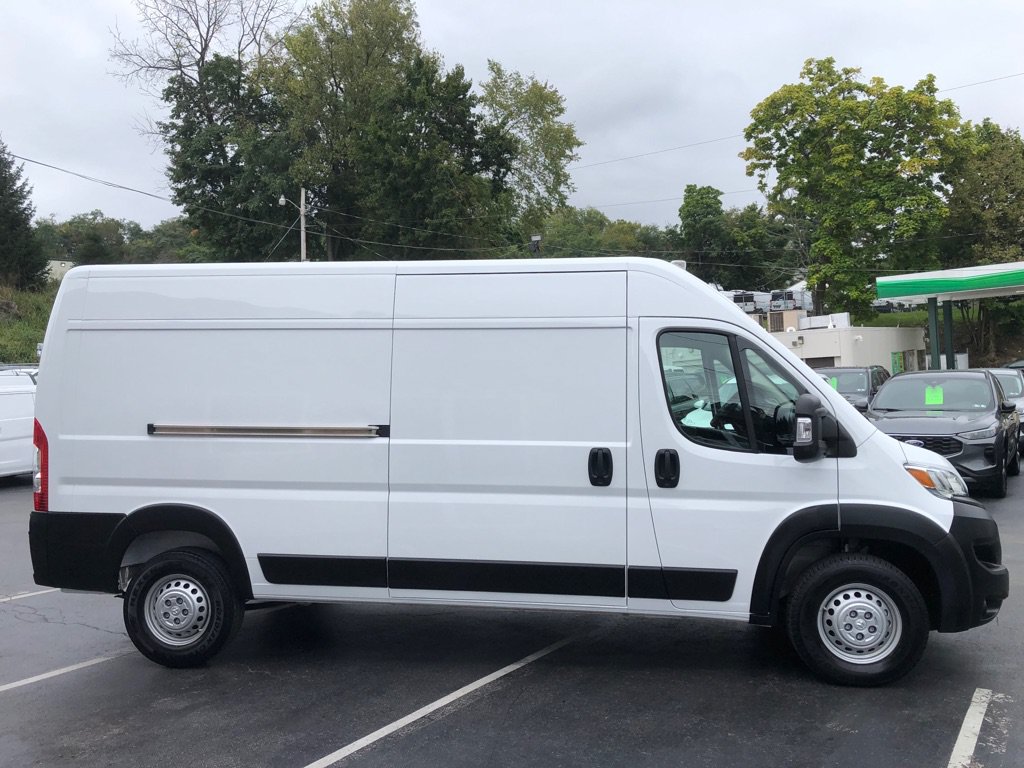 Used 2026 RAM ProMaster 2500 w/ Convenience Group FWD image 7