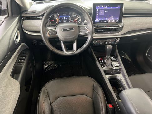Used 2022 Jeep Compass Latitude w/ Sun and Sound Group AWD/4WD image 21