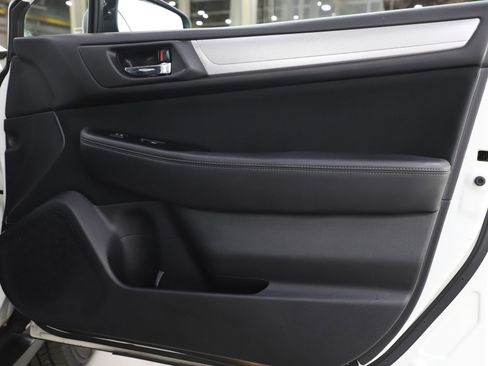 Used 2019 Subaru Outback 2.5i Premium AWD/4WD image 9