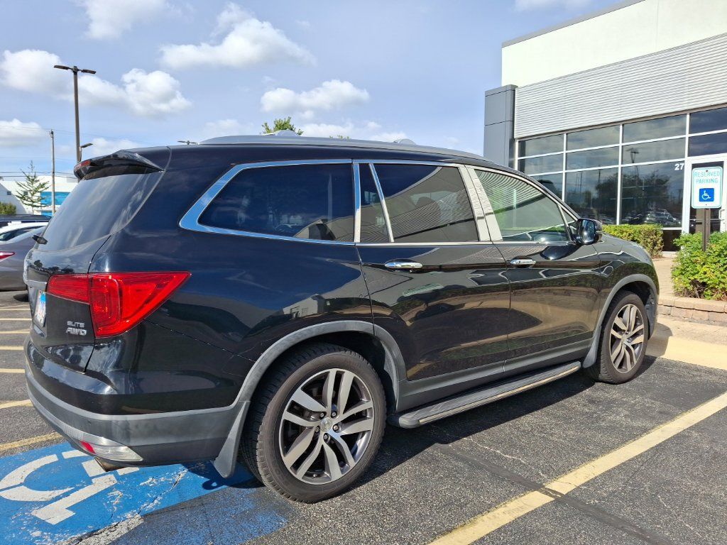 Used 2017 Honda Pilot Elite image 3
