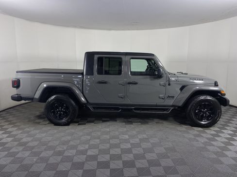 Used 2022 Jeep Gladiator Sport AWD/4WD image 7